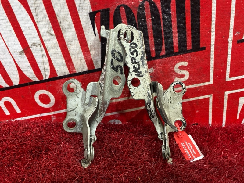 Петля (Шарнир капота), 1000 рублей, Красноярск