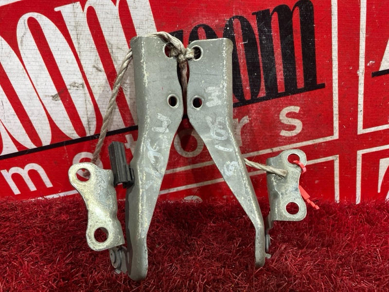 Петля (Шарнир капота), 500 рублей, Красноярск