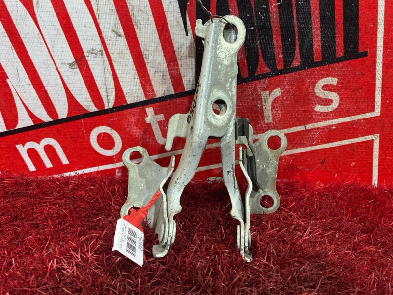 Петля (Шарнир капота), 1000 рублей, Красноярск