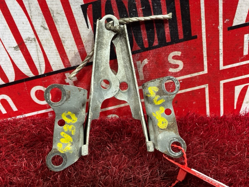 Петля (Шарнир капота), 1000 рублей, Красноярск