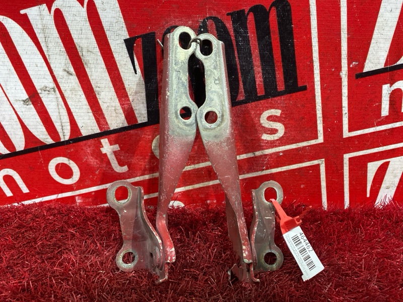 Петля (Шарнир капота), 300 рублей, Красноярск