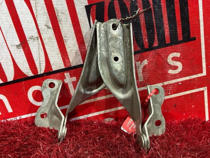 Петля (Шарнир капота), 800 рублей, Красноярск