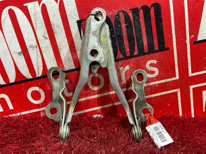 Петля (Шарнир капота), 1000 рублей, Красноярск