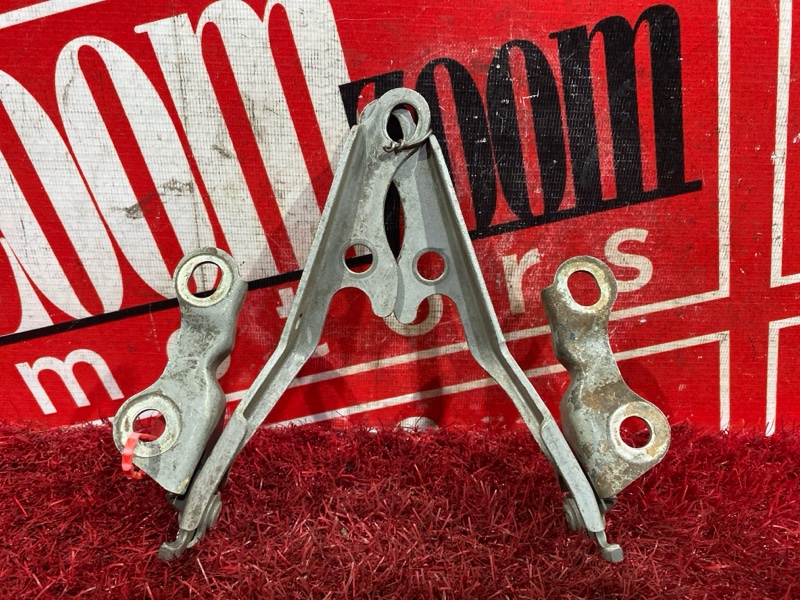 Петля (Шарнир капота), 1000 рублей, Красноярск