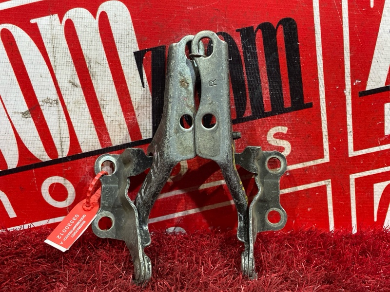 Петля (Шарнир капота), 1000 рублей, Красноярск