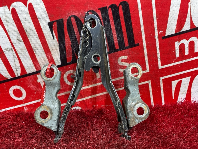 Петля (Шарнир капота), 1000 рублей, Красноярск