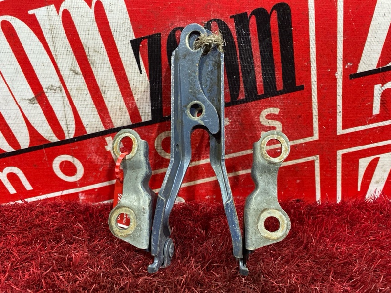 Петля (Шарнир капота), 1000 рублей, Красноярск