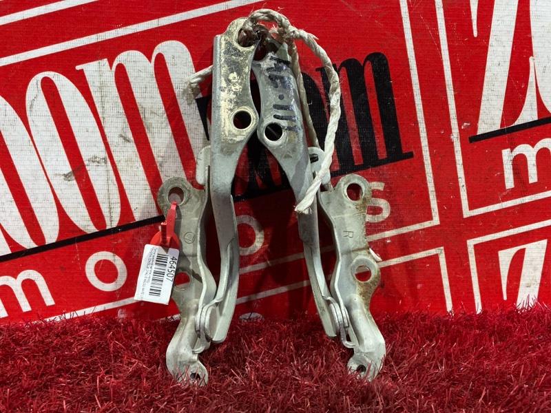 Петля (Шарнир капота), 1000 рублей, Красноярск