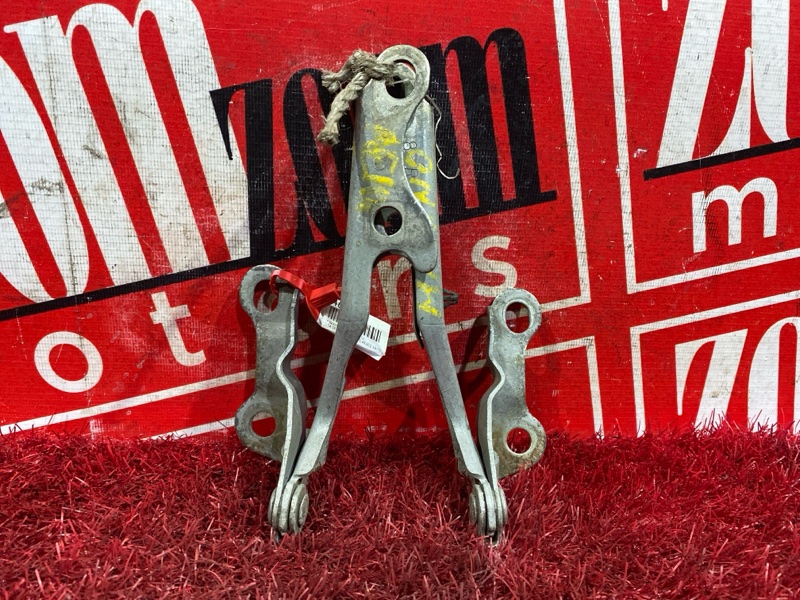 Петля (Шарнир капота), 1000 рублей, Красноярск