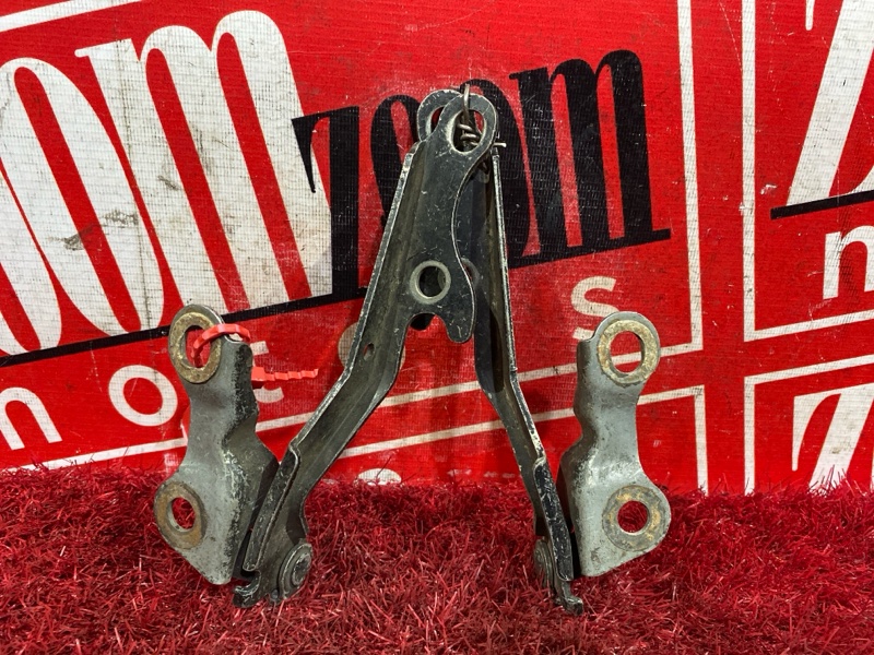 Петля (Шарнир капота), 1000 рублей, Красноярск