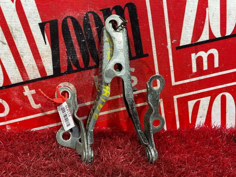 Петля (Шарнир капота), 1000 рублей, Красноярск