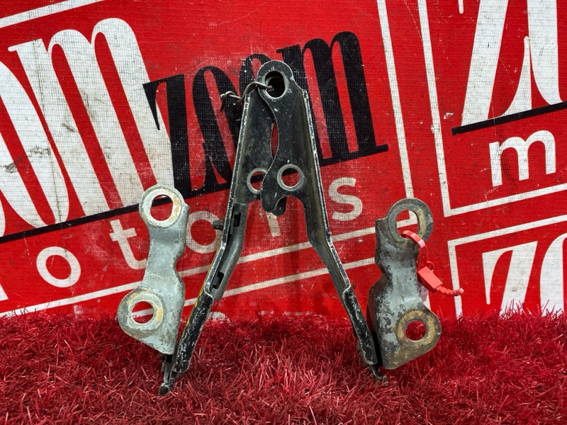 Петля (Шарнир капота), 1000 рублей, Красноярск