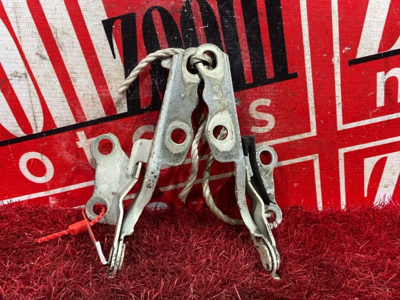 Петля (Шарнир капота), 1000 рублей, Красноярск