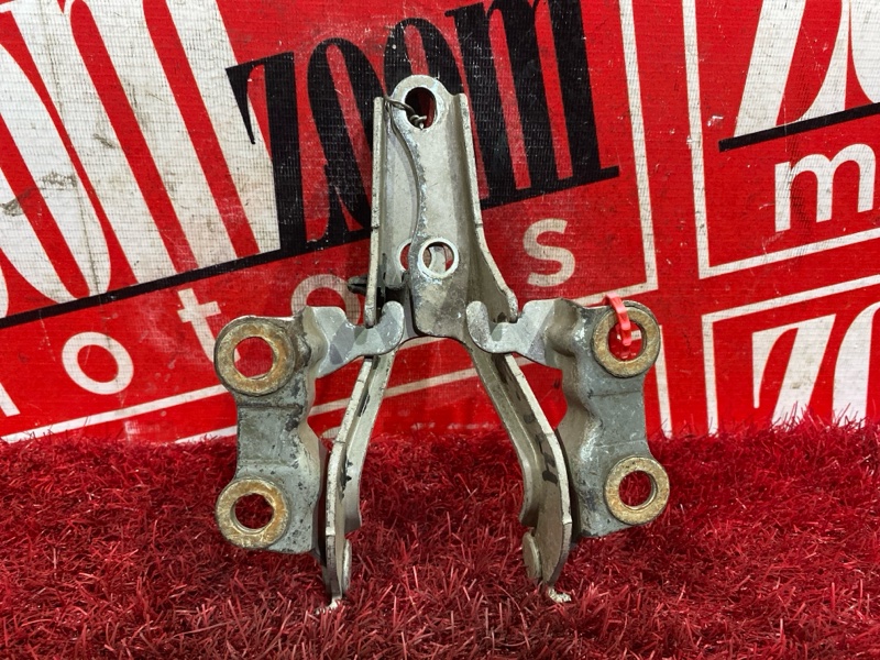 Петля (Шарнир капота), 1000 рублей, Красноярск