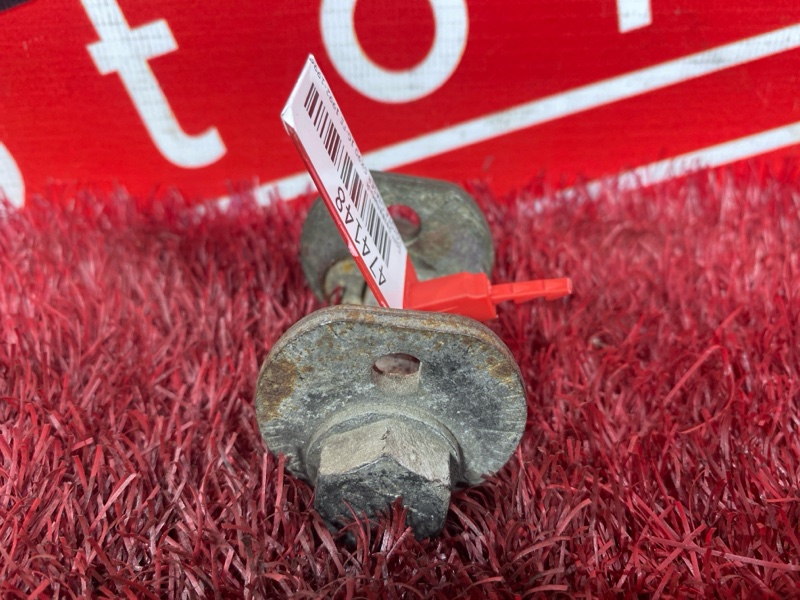 Болт развальный, 1000 рублей, Красноярск