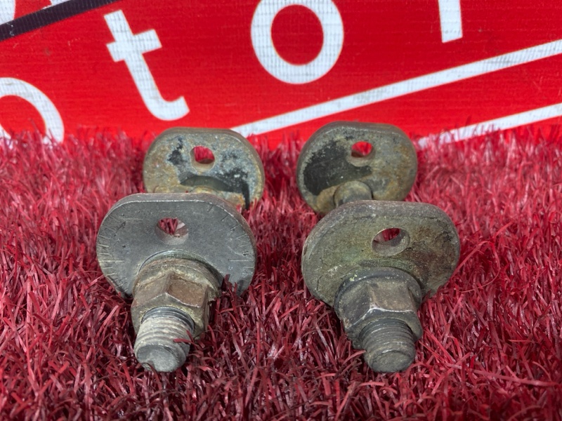 Болт развальный, 1000 рублей, Красноярск