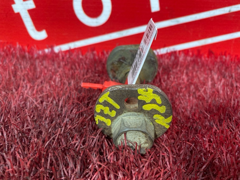 Болт развальный, 500 рублей, Красноярск