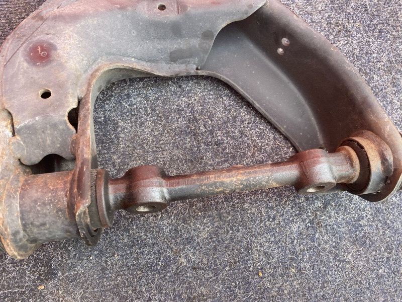 Рычаг подвески верхний, 2300 рублей, Солонцы