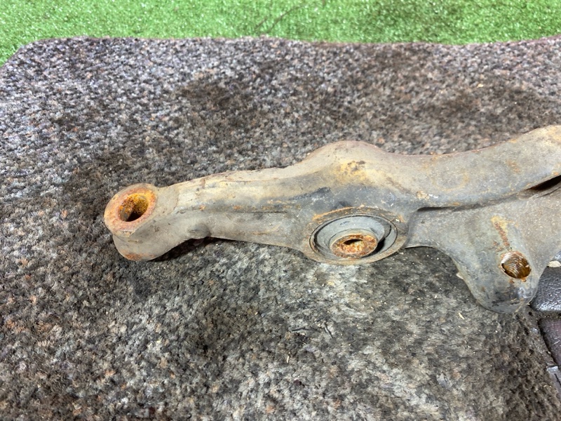 Рычаг подвески нижний, 500 рублей, Солонцы