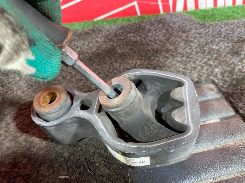 Подушка двигателя, 800 рублей, Солонцы