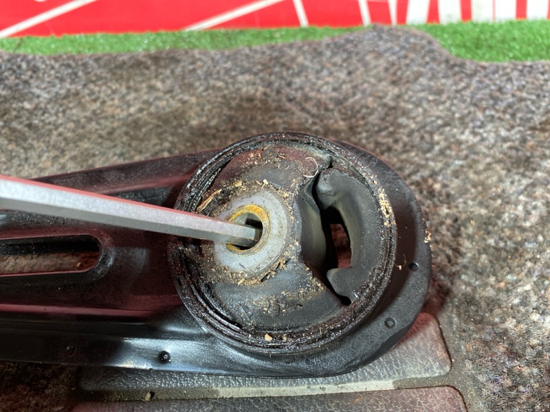 Подушка двигателя, 1400 рублей, Солонцы