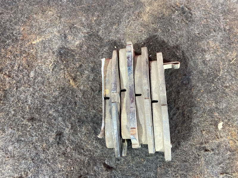 Колодки тормозные, 1000 рублей, Солонцы