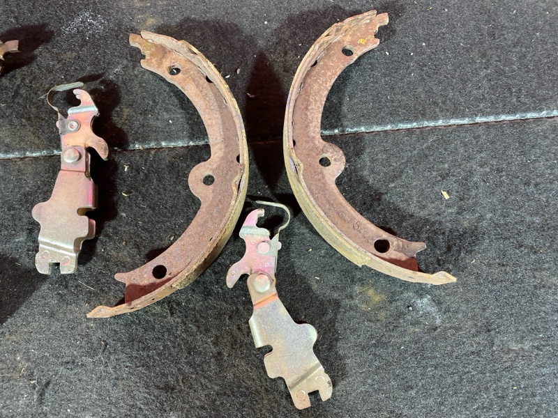 Колодки тормозные, 1500 рублей, Солонцы