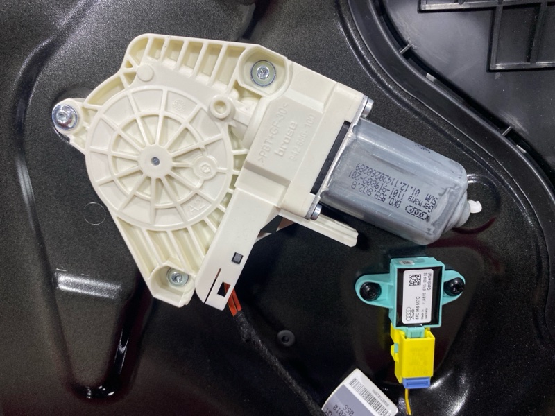 Дверь боковая, 27100 рублей, Солонцы