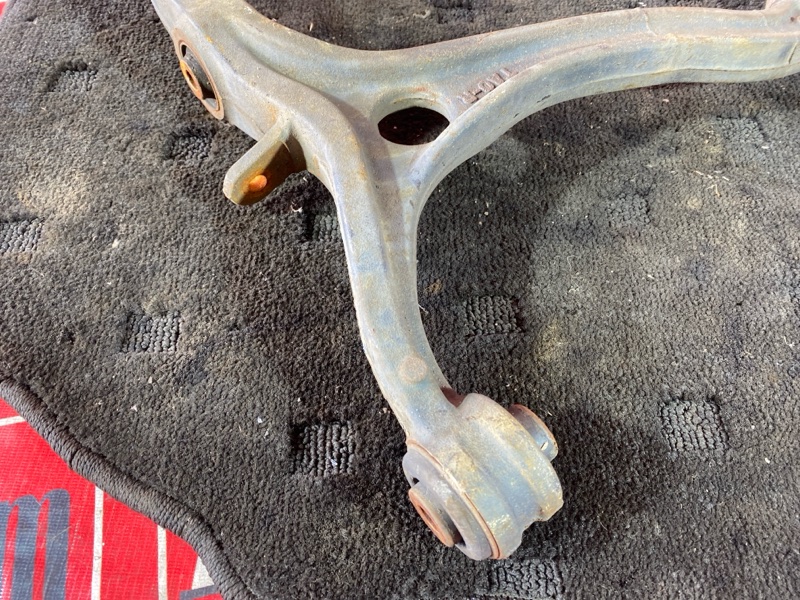 Рычаг подвески нижний, 1000 рублей, Солонцы