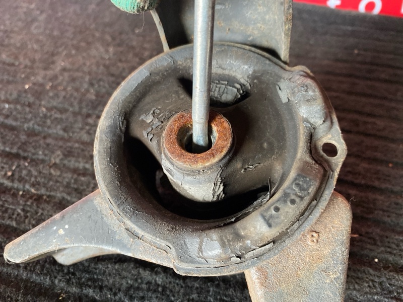 Подушка двигателя, 800 рублей, Солонцы