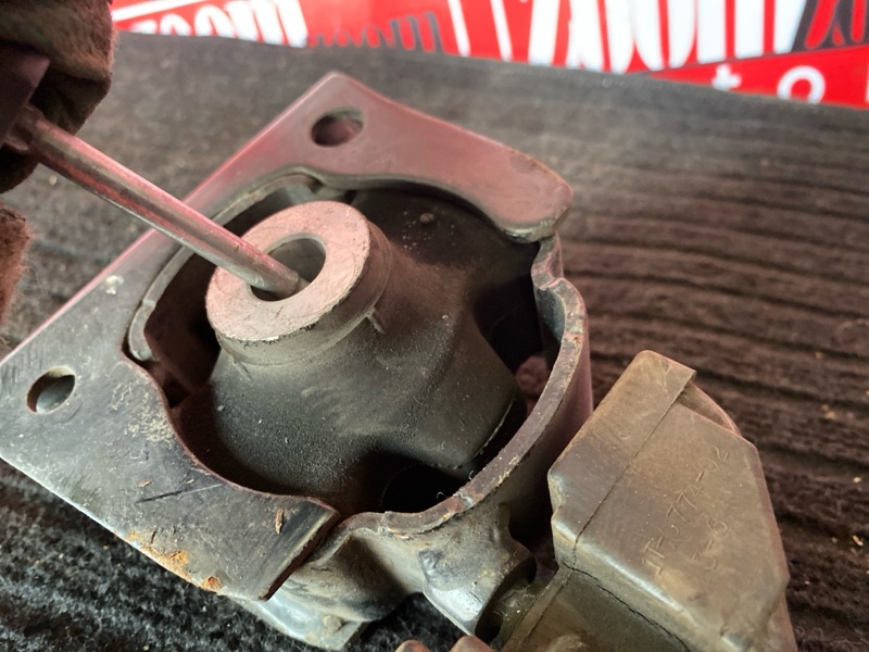 Подушка двигателя, 1000 рублей, Солонцы