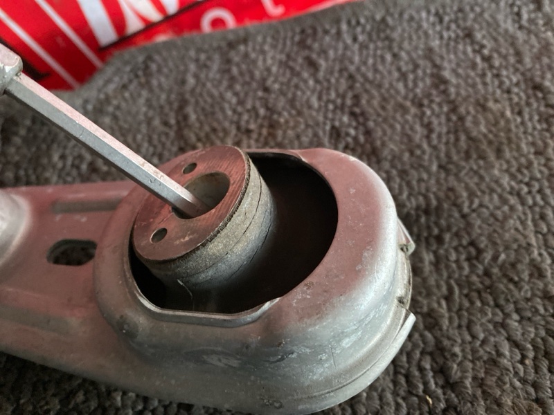 Подушка двигателя, 1900 рублей, Солонцы