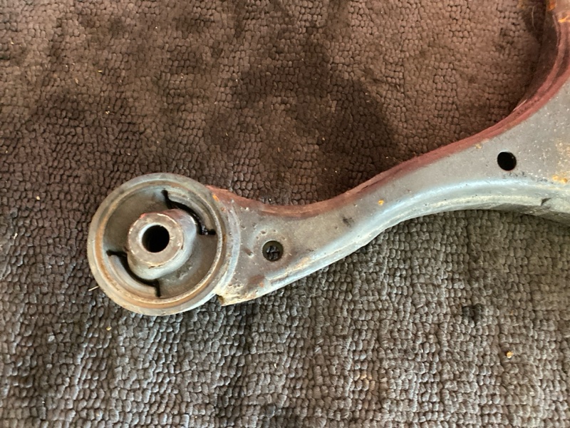 Рычаг подвески нижний, 1000 рублей, Солонцы