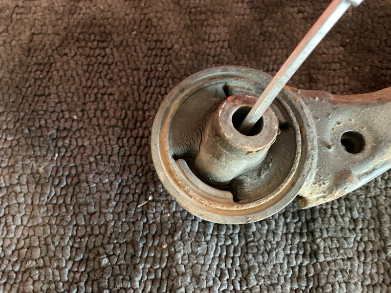 Рычаг подвески нижний, 1000 рублей, Солонцы