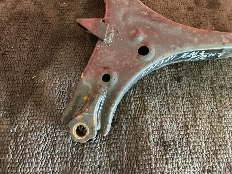 Рычаг подвески нижний, 1000 рублей, Солонцы