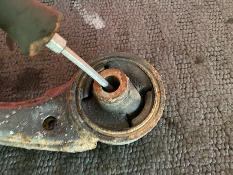 Рычаг подвески нижний, 1000 рублей, Солонцы