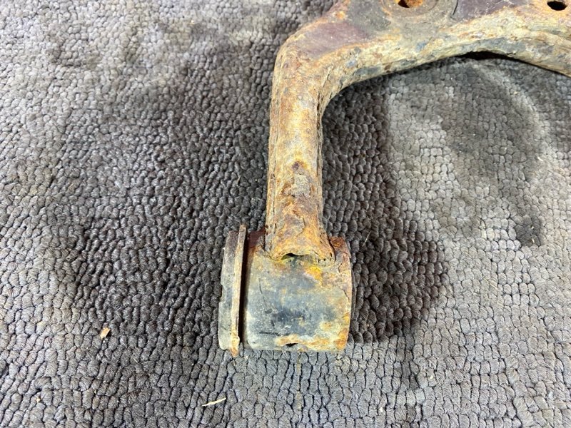 Рычаг подвески верхний, 1500 рублей, Солонцы