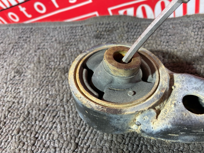 Рычаг подвески нижний, 1000 рублей, Солонцы