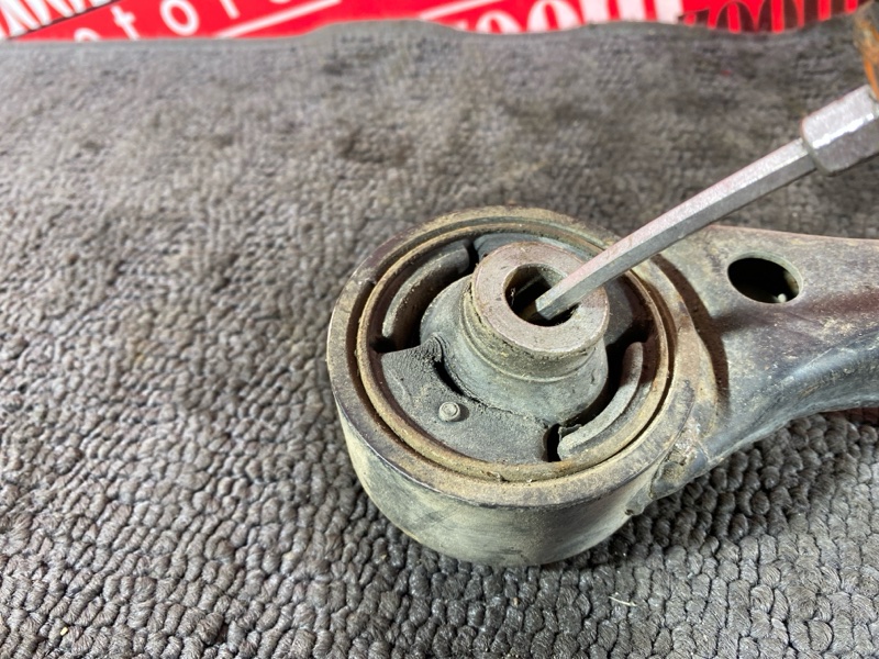 Рычаг подвески нижний, 1000 рублей, Солонцы