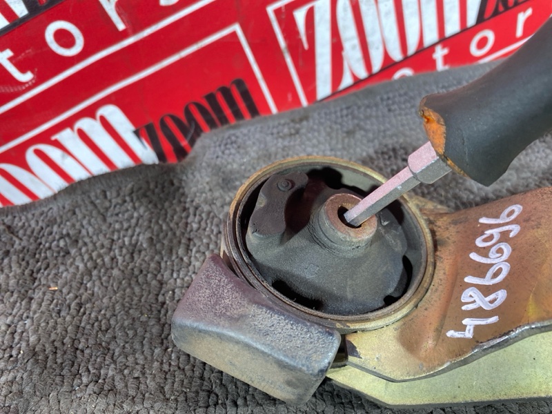 Подушка двигателя, 1000 рублей, Красноярск