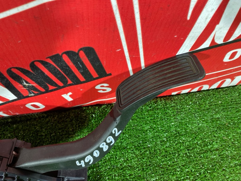 Педаль газа, 500 рублей, Красноярск