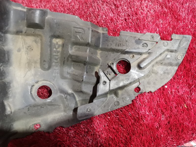 Подкрылок, 500 рублей, Красноярск