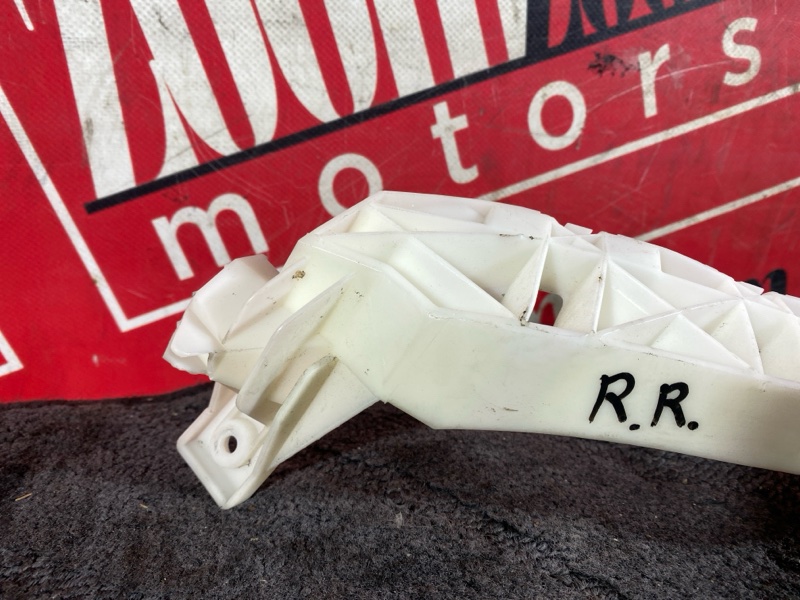 Кронштейн бампера, 500 рублей, Солонцы