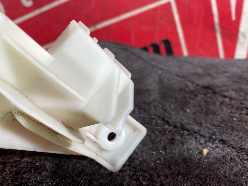 Кронштейн бампера, 500 рублей, Солонцы