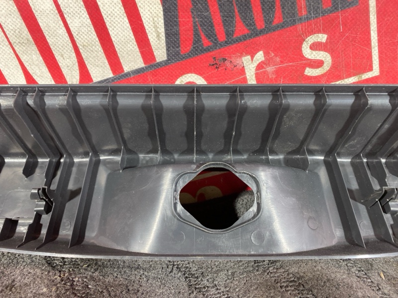 Накладка багажника, 1500 рублей, Солонцы