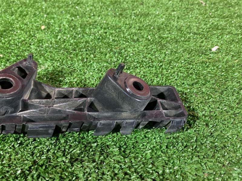 Кронштейн бампера, 1000 рублей, Солонцы