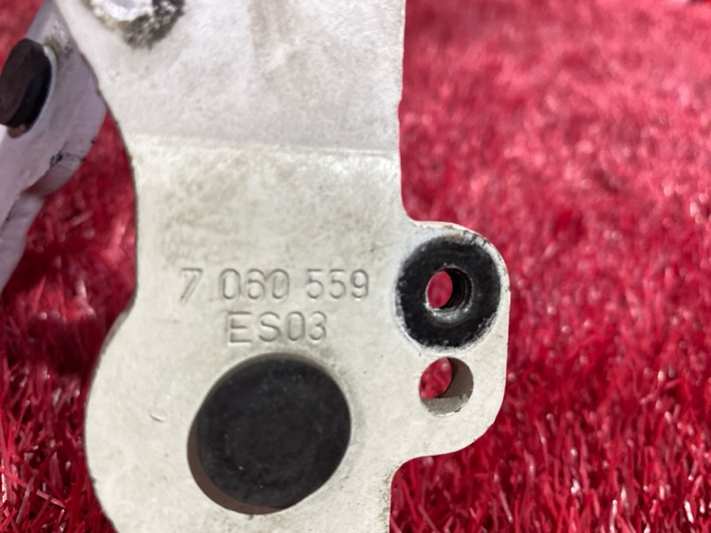 Петля (Шарнир капота), 1700 рублей, Солонцы