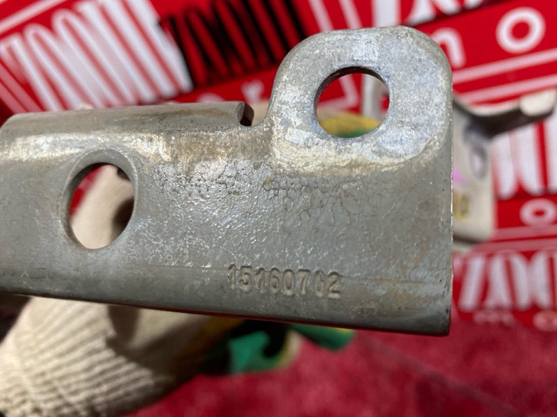 Петля (Шарнир капота), 1900 рублей, Солонцы