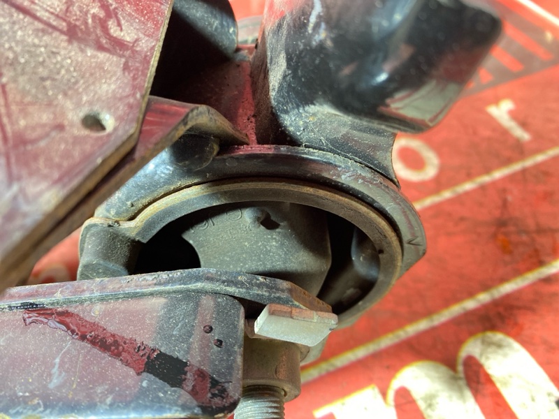 Подушка двигателя, 2000 рублей, Солонцы