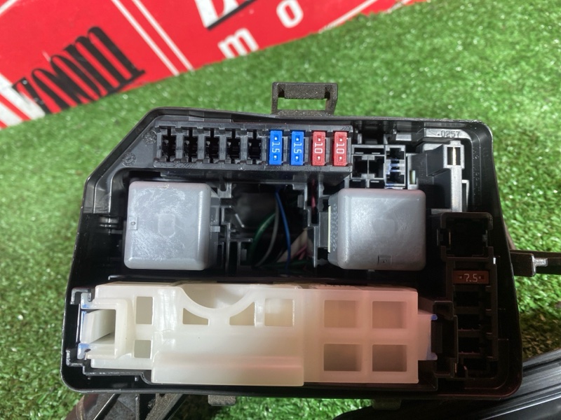 Блок реле и предохранителей, 1000 рублей, Солонцы